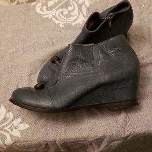 Size 10 Teal Leather Booties